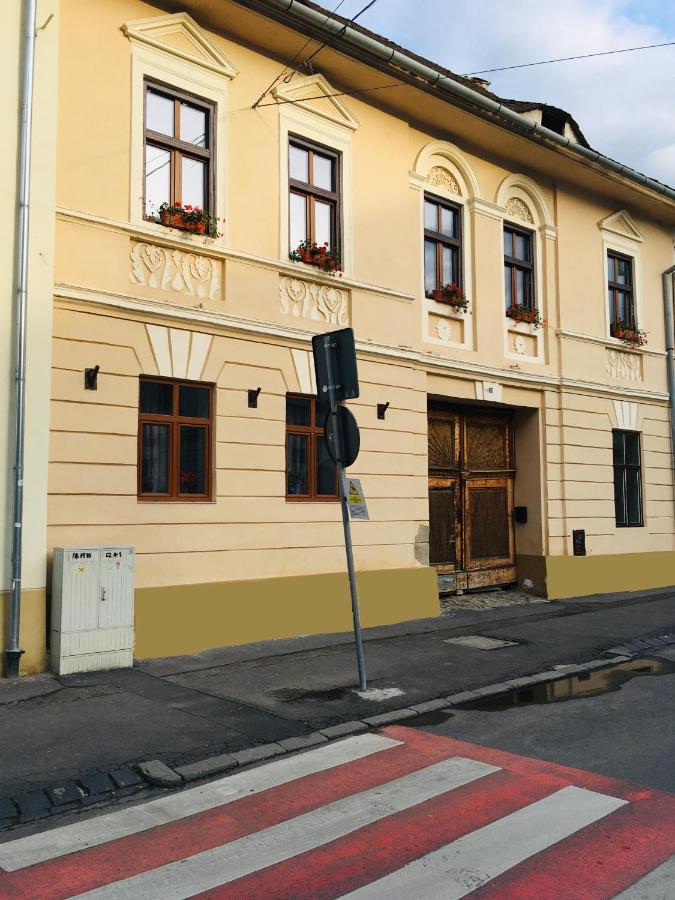 Classic Home Sibiu Exterior photo